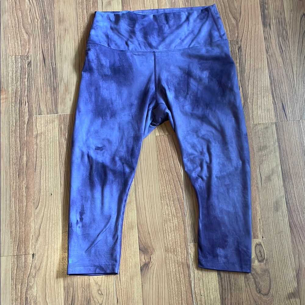 NOBULL Women's Purple Capri Leggings